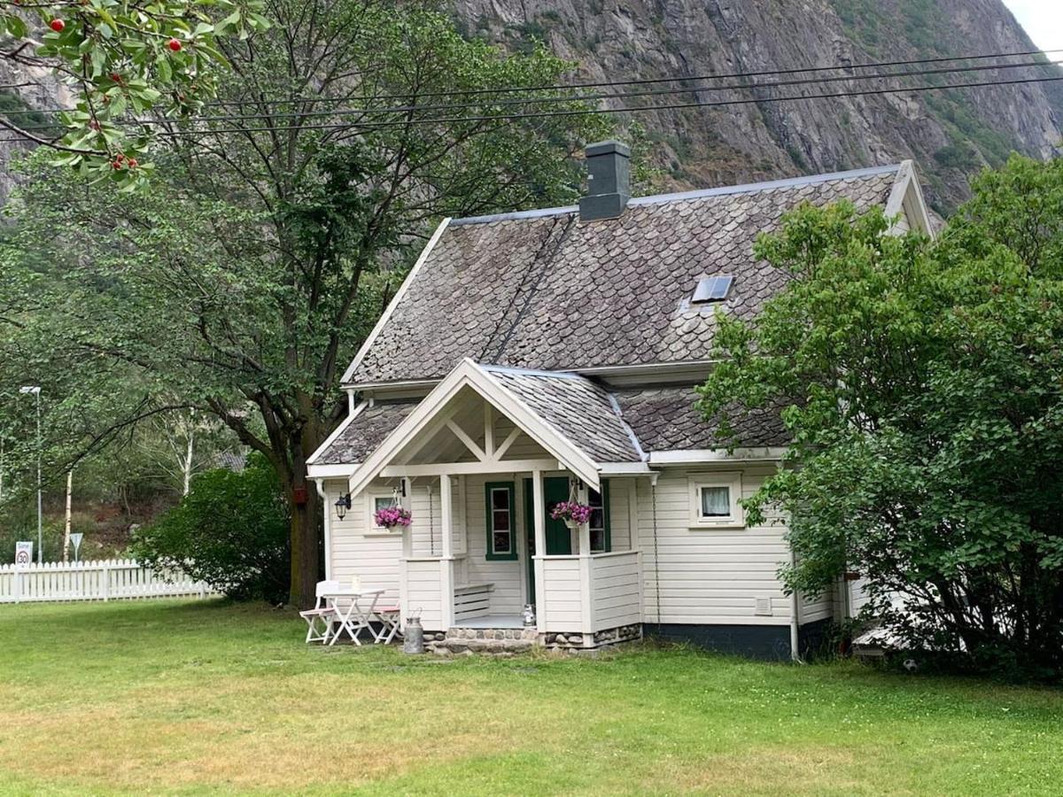 Aobrio Holidayhouse, Authentic Norwegian Farmhouse Close To Flam Lærdalsøyri Екстериор снимка